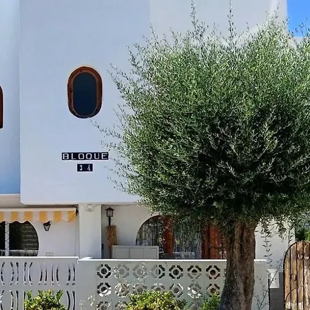 Piscina Y Mar Campello